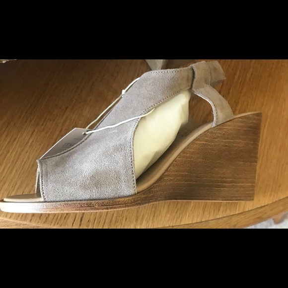 Beautiful Italian leather Sophia Milano sandals - Picture 5 of 5